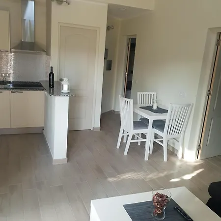 Ruhige Fuer 4 Personen Apartman